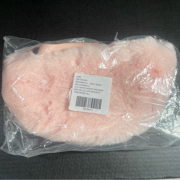 BNWT Urban Outfitters half moon plush faux fur handbag pink soft! PRICE FIRM!!! - Picture 9 of 9